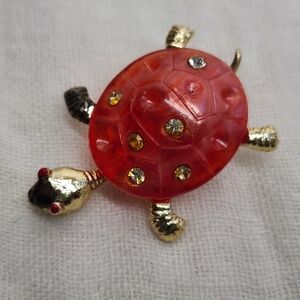 Turtle Red Pin (Flaws) Gold Toned Rhinestones Brooch